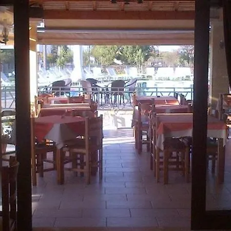 Hotell Tzevenos Agios Georgios (Corfu)